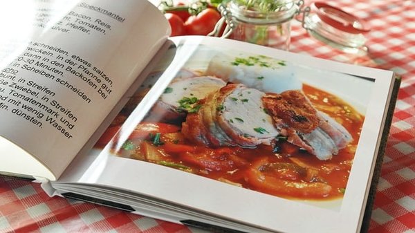 Trouver des recettes adaptées à ses goûts : les sites et livres de référence incontournables