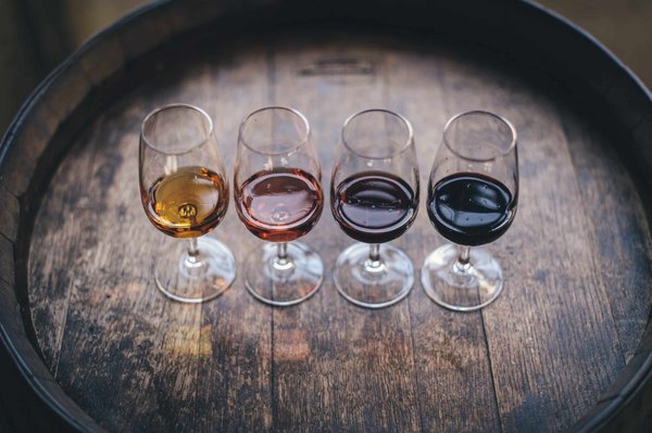 Quelle est la différence entre le vin rouge et le vin blanc ?